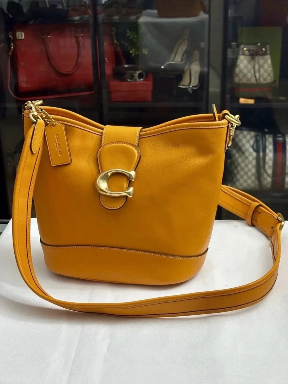 Coach Classic Tali Bucket Crossbody / Shoulder Bag – Canyon Glove-Tan Leather